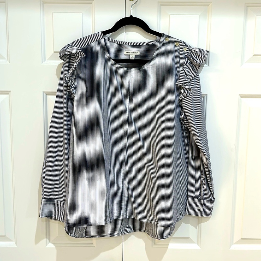 Free Assembly cotton top blouse size L